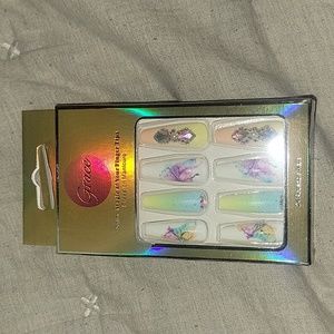 Fashion Press on Nails